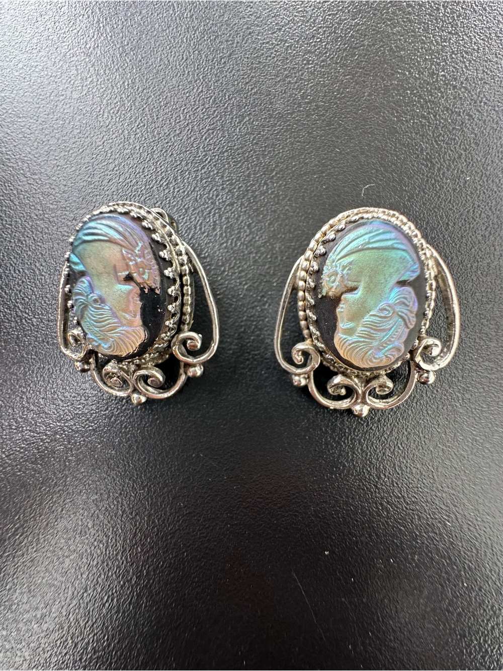 Vintage Whiting and Davis Iridescent Cameo Silver Tone Clip On Earrings - Picture 6 of 6